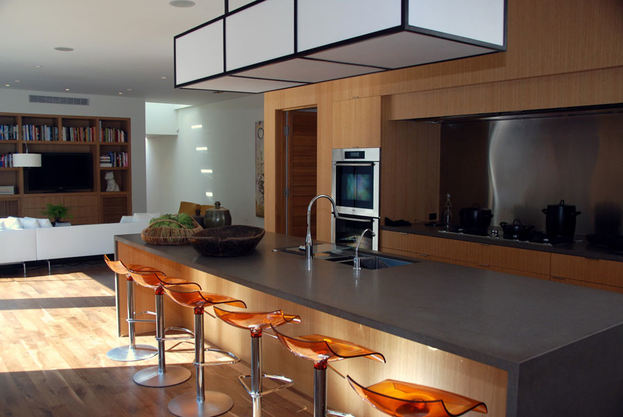 Inspiration for a modern kitchen in Los Angeles.