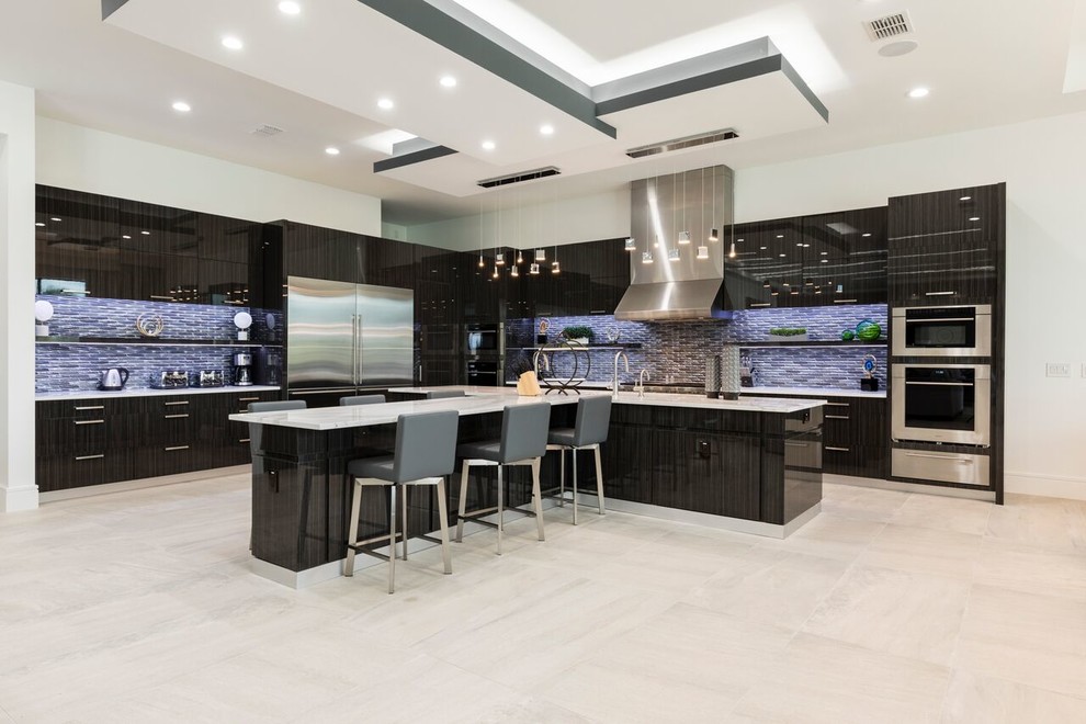 Inspiration for a contemporary kitchen in Orlando.