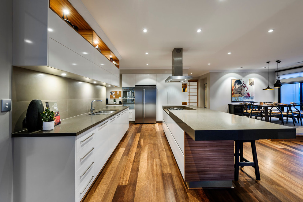 Kitchen - zen kitchen idea in Perth