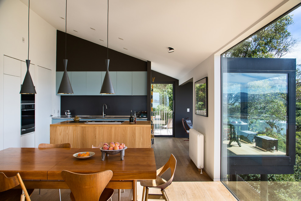 Inspiration for a contemporary kitchen in Wellington.