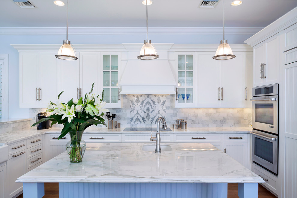 Horseshoe Traditional Kitchen With Cool Tones Traditional Kitchen