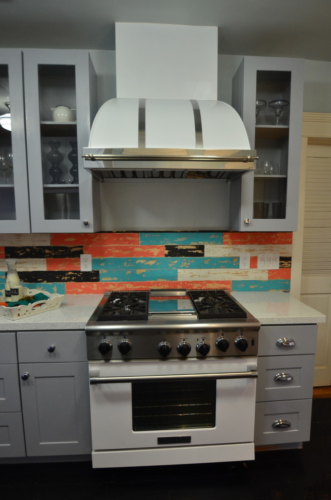 Example of an eclectic kitchen design in Los Angeles