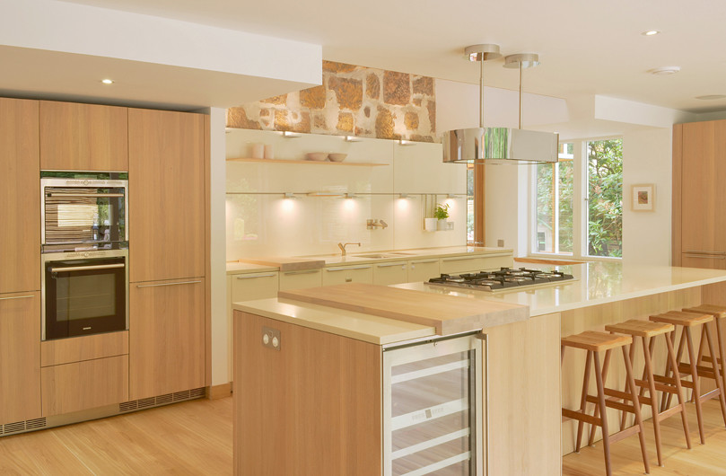 Inspiration for a contemporary kitchen in Glasgow.