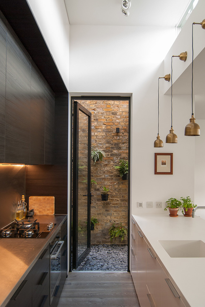 Inspiration for a modern kitchen remodel in London
