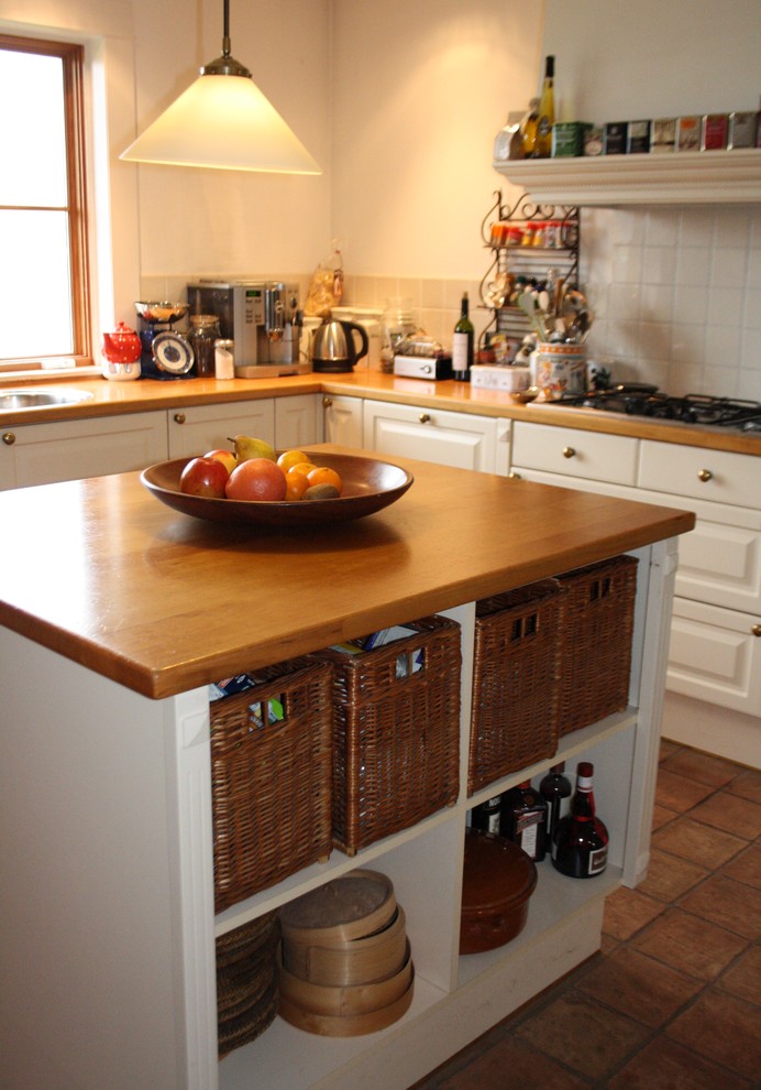 Example of a classic kitchen design in Amsterdam