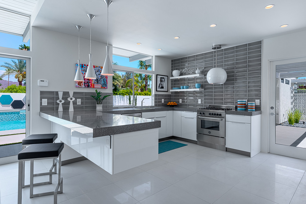 Example of a 1950s kitchen design in Other