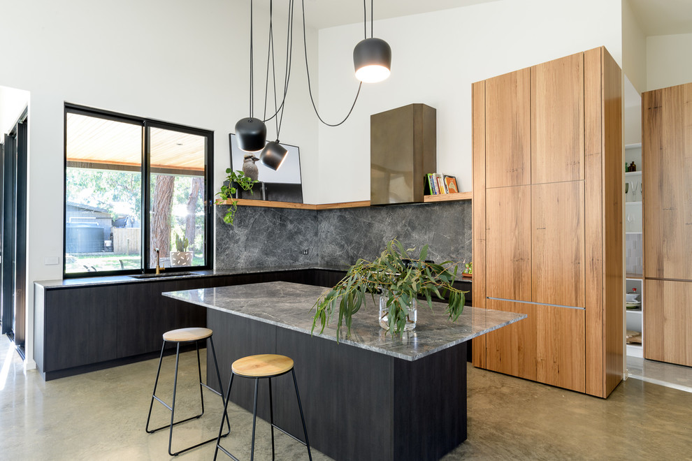 Inspiration for a contemporary kitchen in Geelong.