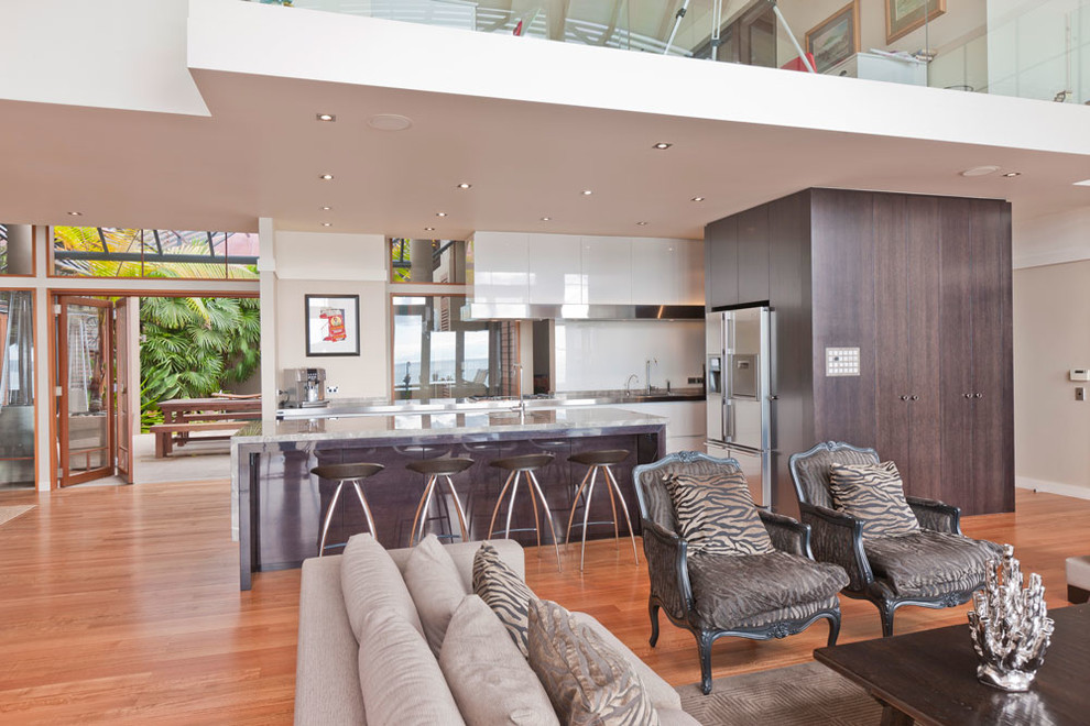 Contemporary kitchen in Auckland.