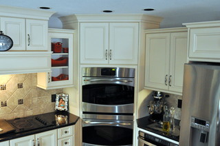 I Can T Believe This Is My Kitchen American Traditional Kitchen Chicago By Someone S In The Kitchen Inc Houzz