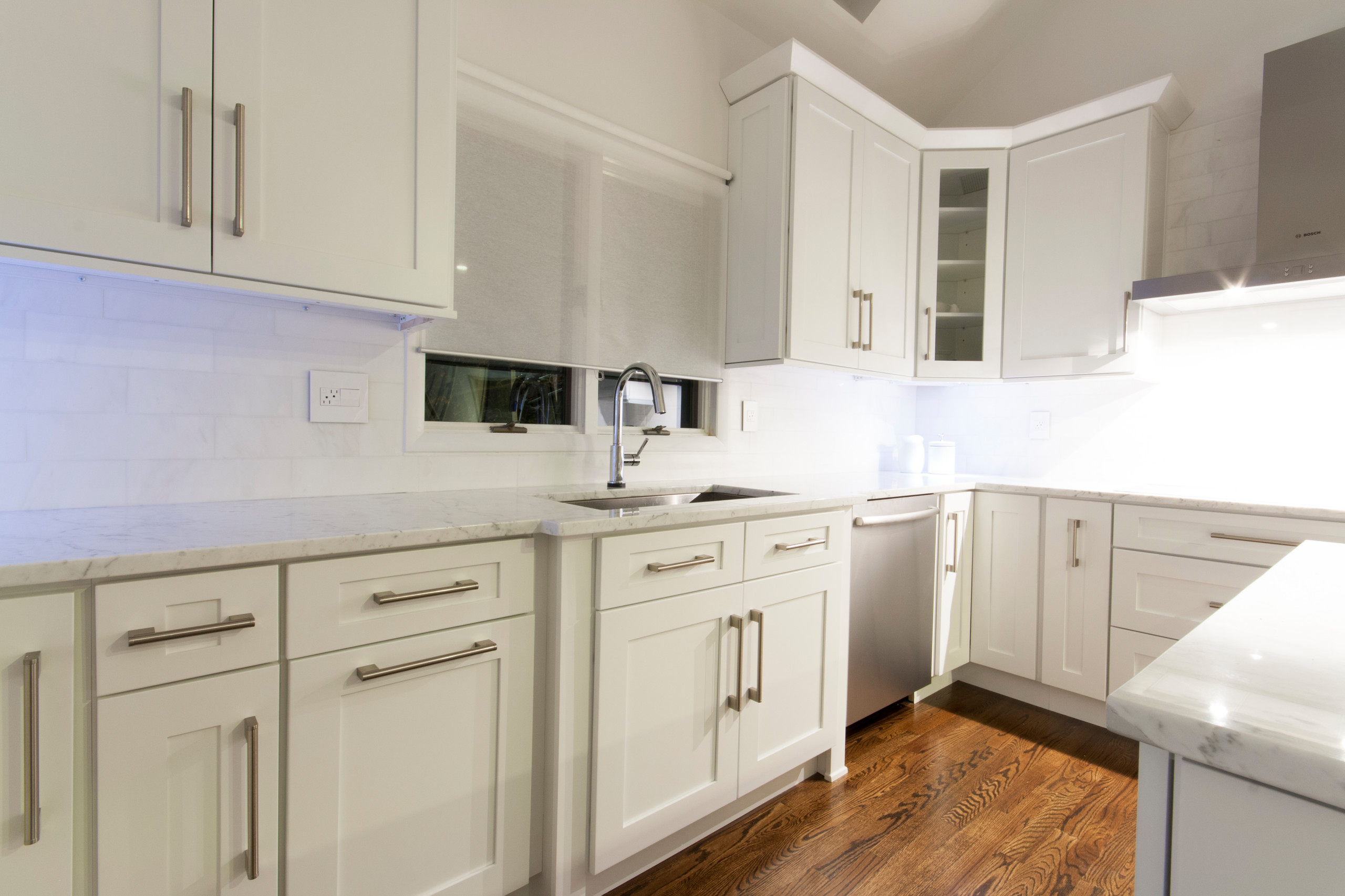 Ice White Shaker Contemporary Kitchen New York By Luxcraft Cabinets Houzz