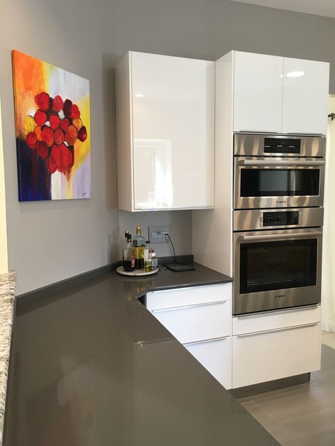 IKEA Ringhult white with yellow accents - Modern - Kitchen - Austin - by  Love Of Function space planning and design | Houzz IE