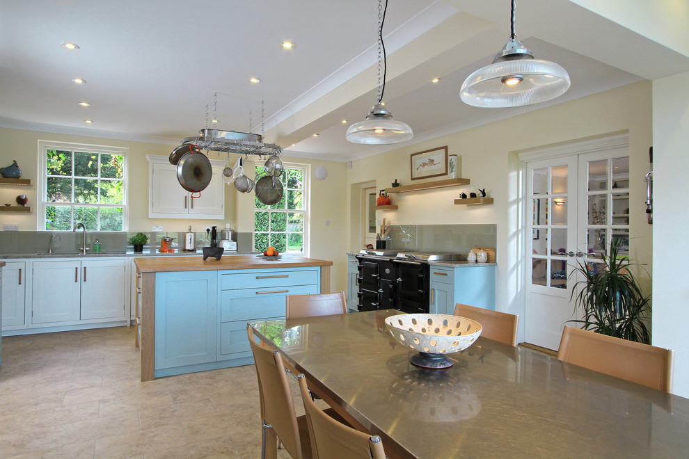 Example of a classic kitchen design in Hampshire
