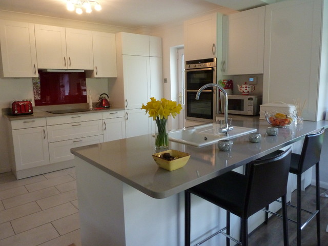 In-toto kitchen in Java matt white doors with Silestone Niebla worktops ...