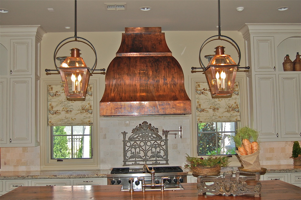 Can You Use Lanterns For Dining Room Tanbles