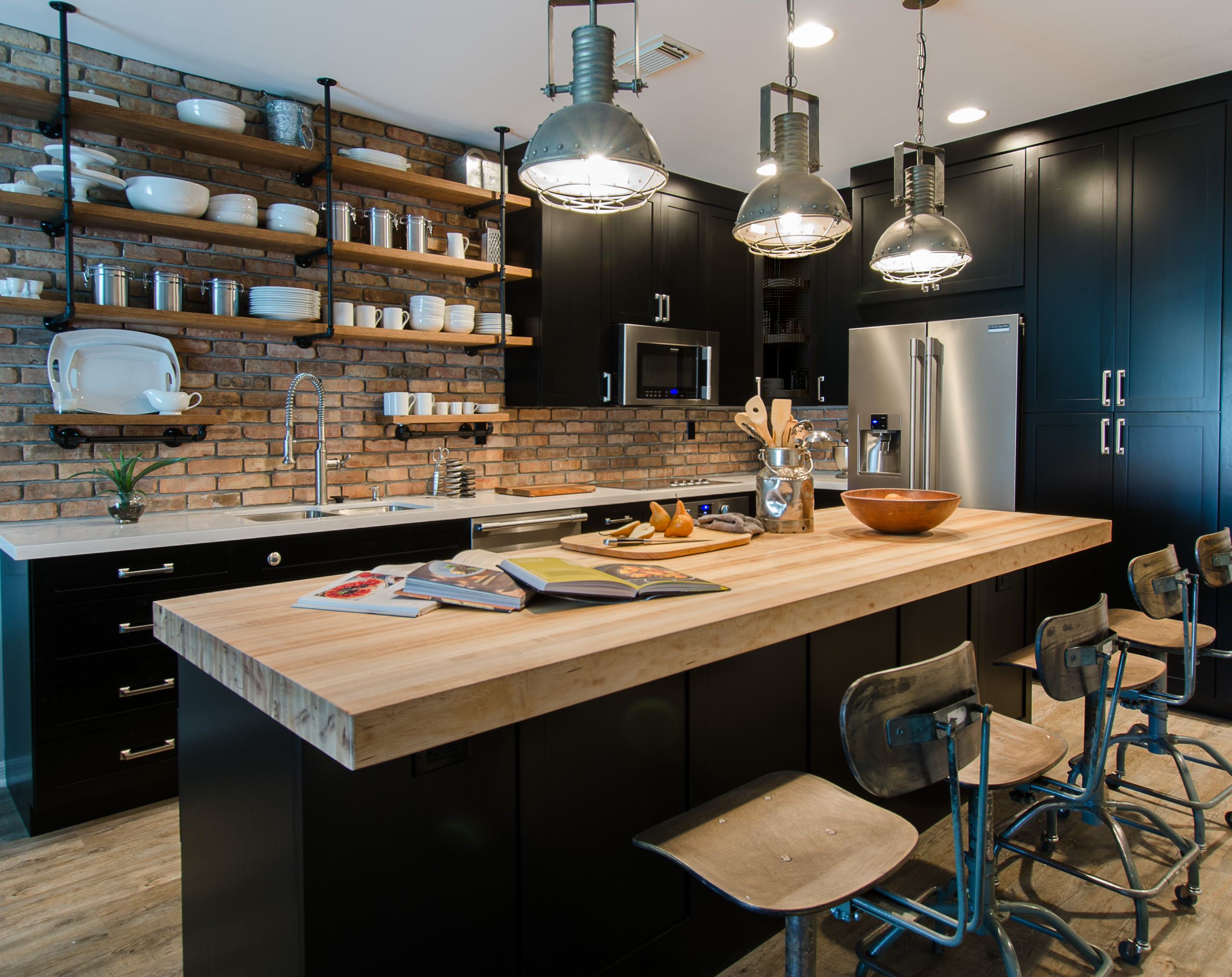 75 Beautiful Industrial Kitchen Pictures Ideas November 2021 Houzz