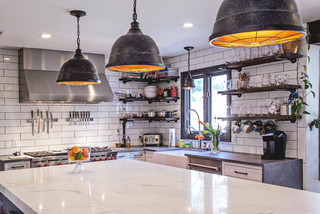 Industrial Farmhouse Kitchen Industrial Küche New York Von Nemo Tile Stone Houzz