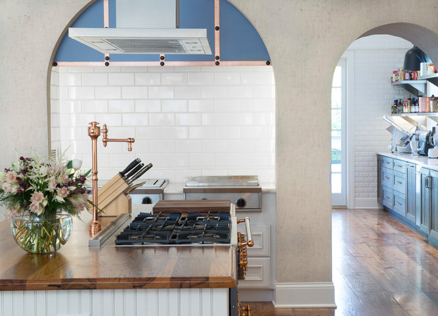 White Farmhouse Kitchen , Town & Country, MO - French