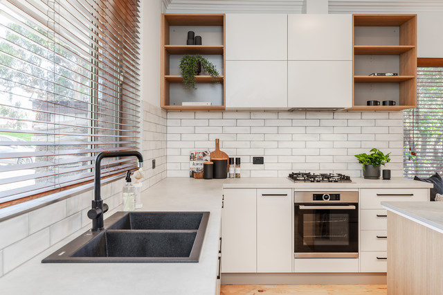 Industrial Inspired Timber And White Kitchen Transformation Transform A Space Img~af6126eb0d5b8387 4 6598 1 2b78004 