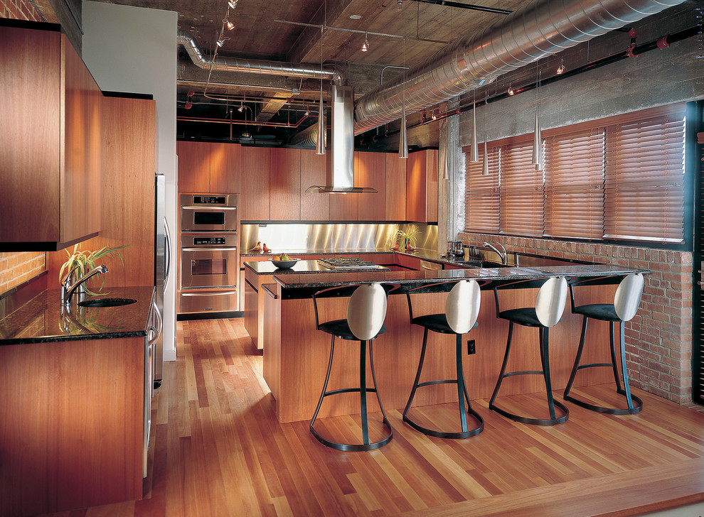 Design ideas for an urban kitchen in Other with stainless steel appliances.