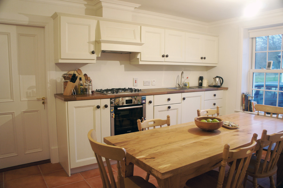 Irish Country Living Traditional Kitchen Brisbane by Anne