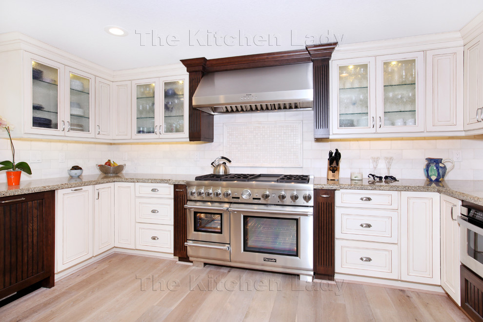 Свежая идея для дизайна: п-образная кухня в классическом стиле - отличное фото интерьера