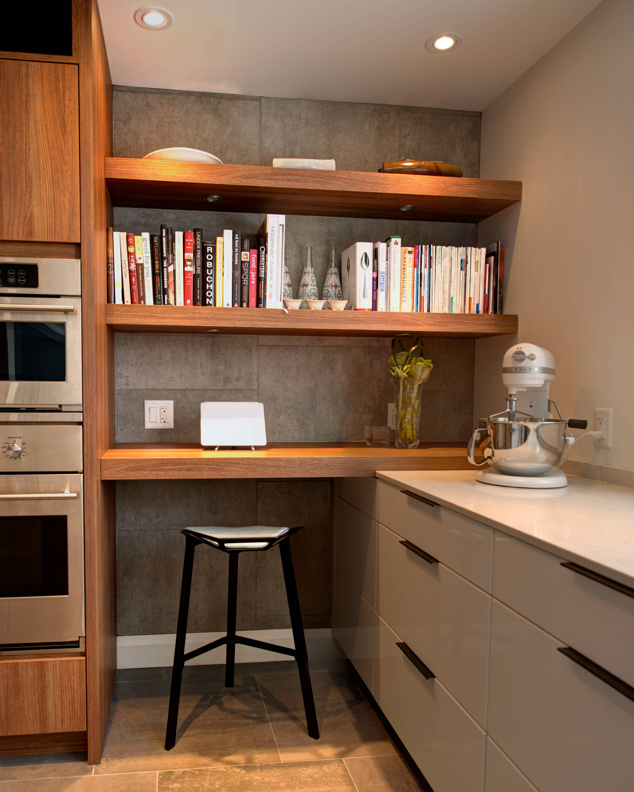 Which is the Best Corner Storage Solution for Your Kitchen? | Houzz UK