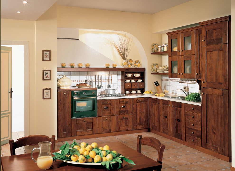 Italian Kitchen ( Alessia) - Traditional - Kitchen - Miami - by Yamini