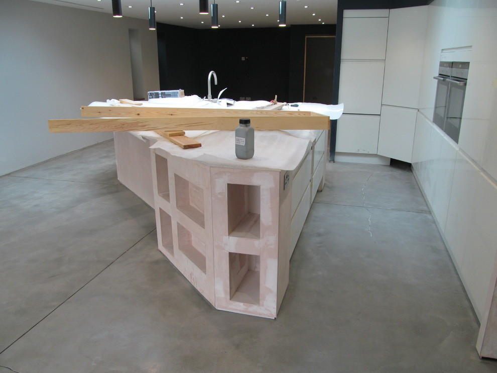 ITS AN INDUSTRIAL LOOKING POLISHED CONCRETE EFFECT FLOORING FOR YORK