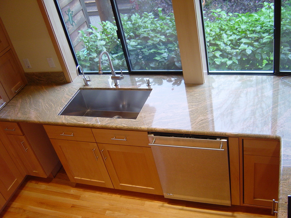 Elegant kitchen photo in Portland