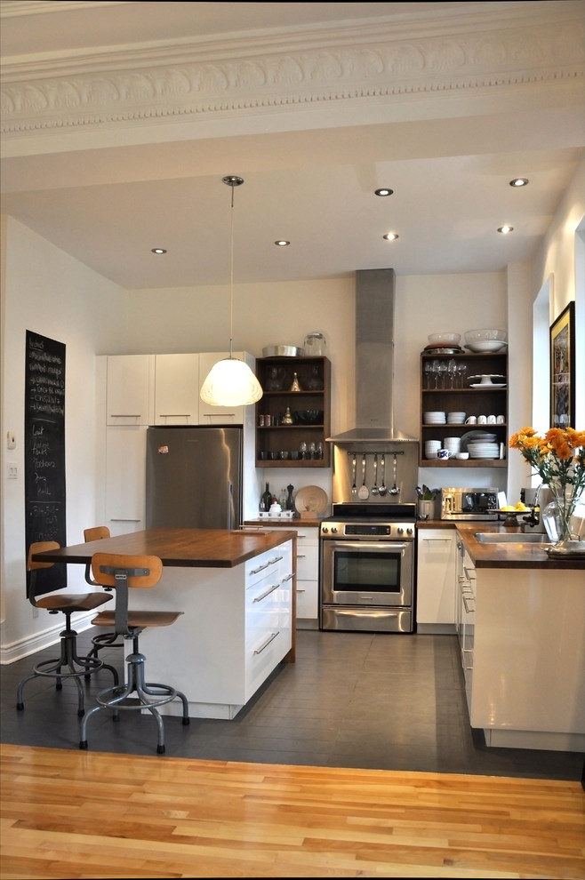 Photo of a contemporary kitchen in Montreal.