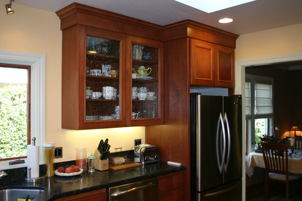 Elegant kitchen photo in San Francisco