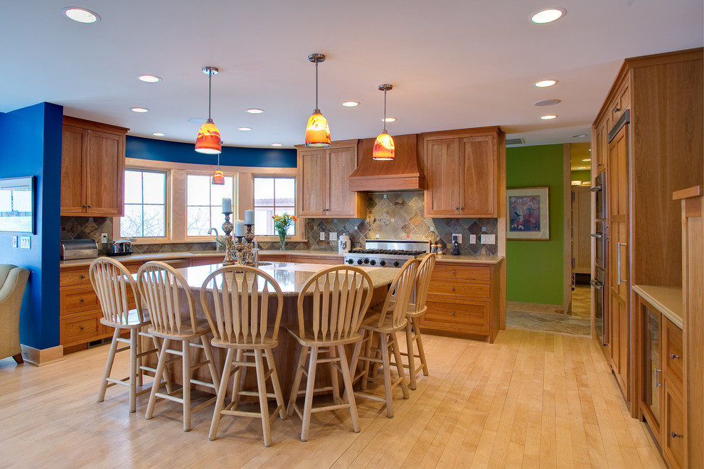 This is an example of a classic kitchen in Minneapolis.