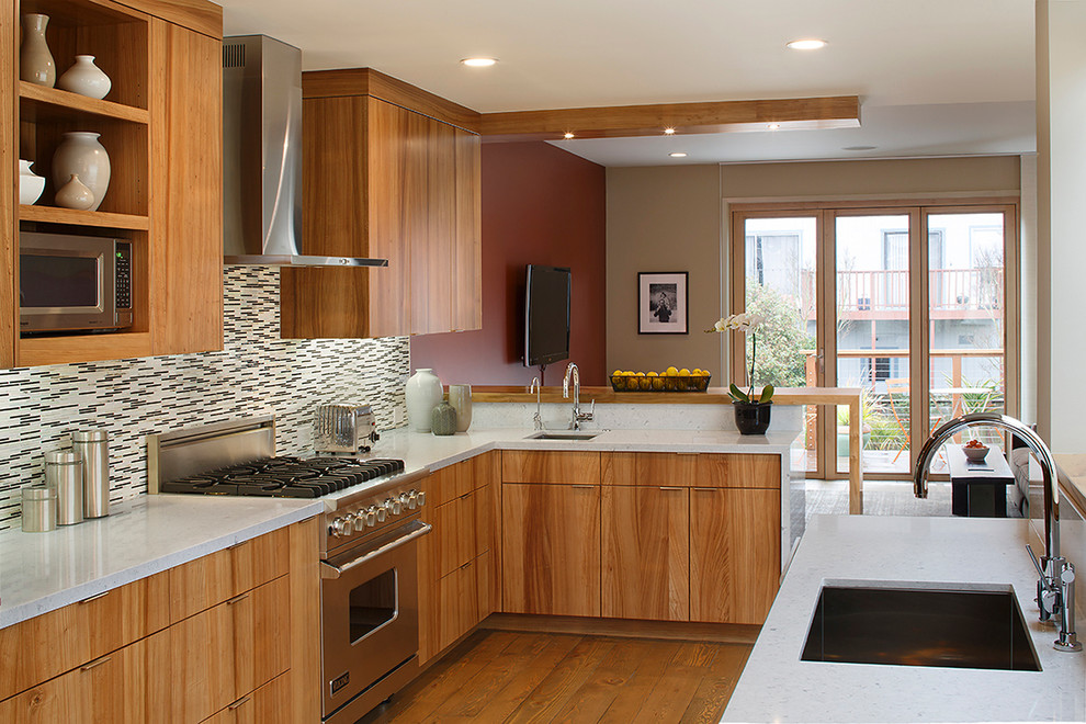 Стильный дизайн: кухня в современном стиле с плоскими фасадами - последний тренд