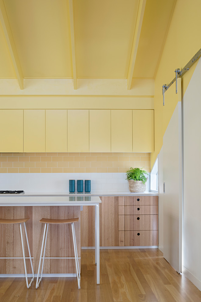 Example of a trendy kitchen design in Geelong