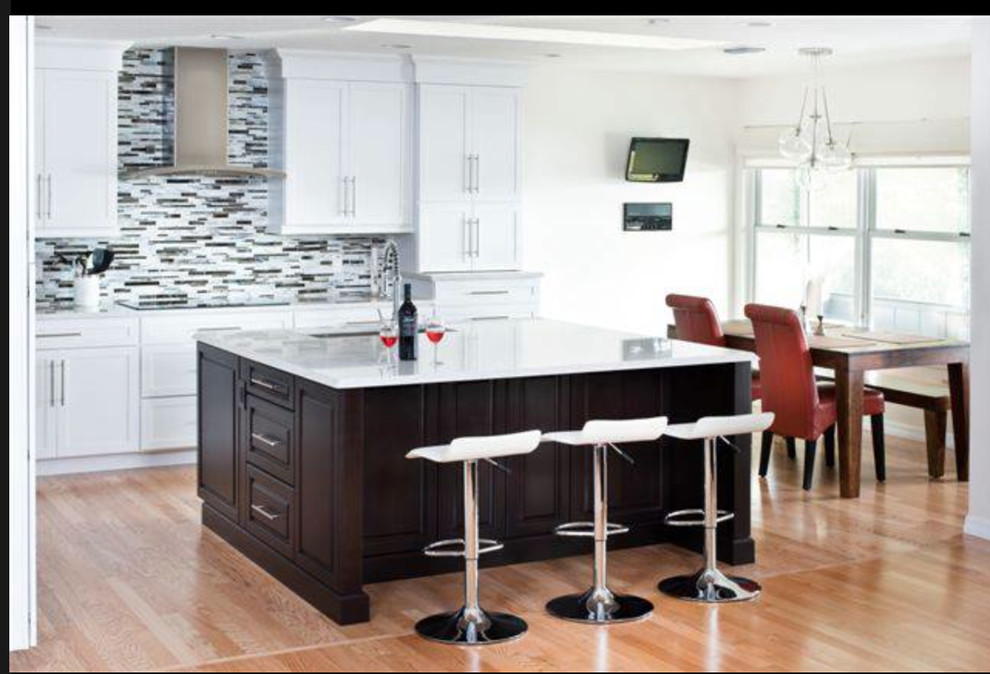 Inspiration for a timeless kitchen remodel in Orlando