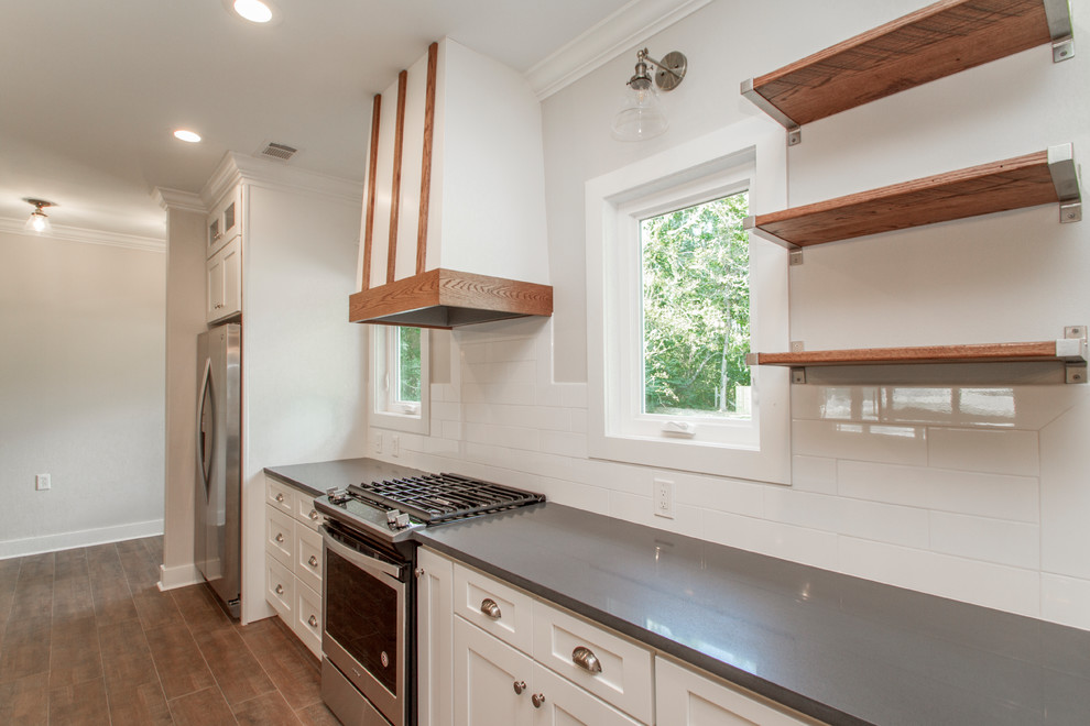 This is an example of a farmhouse kitchen in Little Rock.