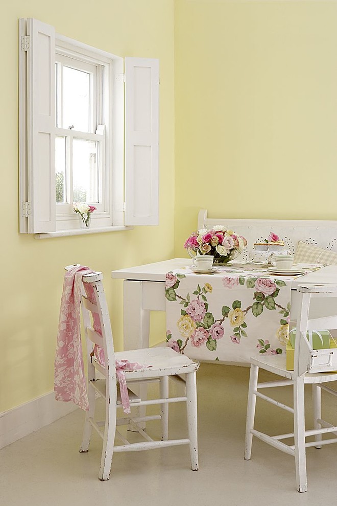 Inspiration for a shabby-chic style kitchen remodel in Sussex