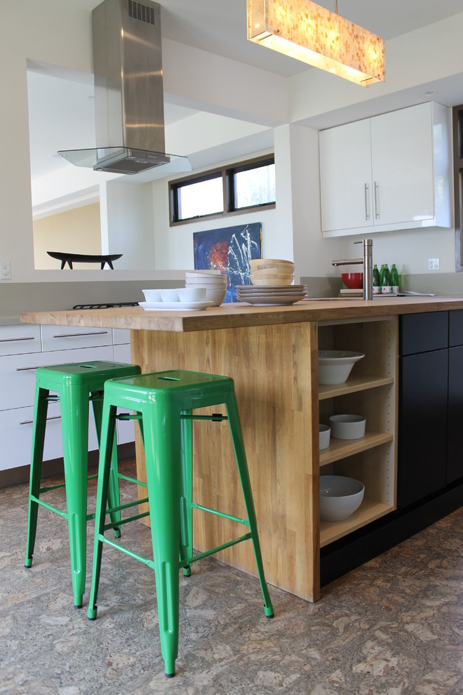 Example of a trendy kitchen design in Los Angeles