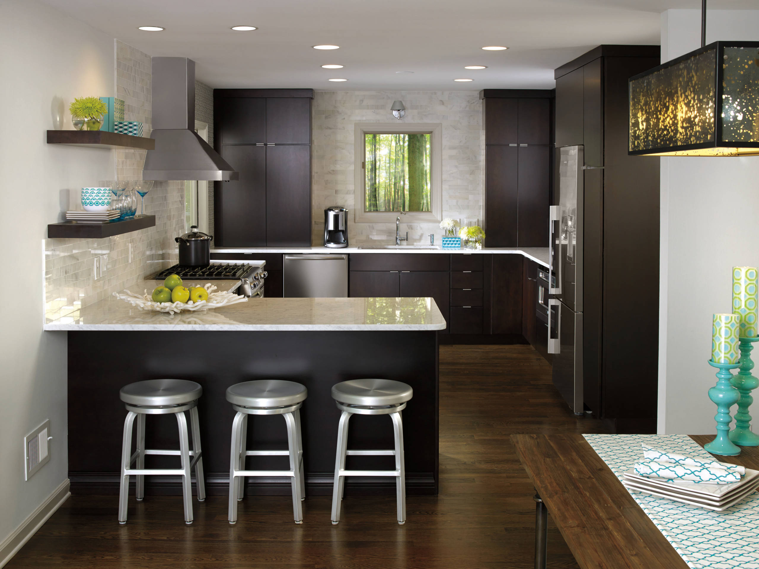 dark chocolate kitchen cabinet design