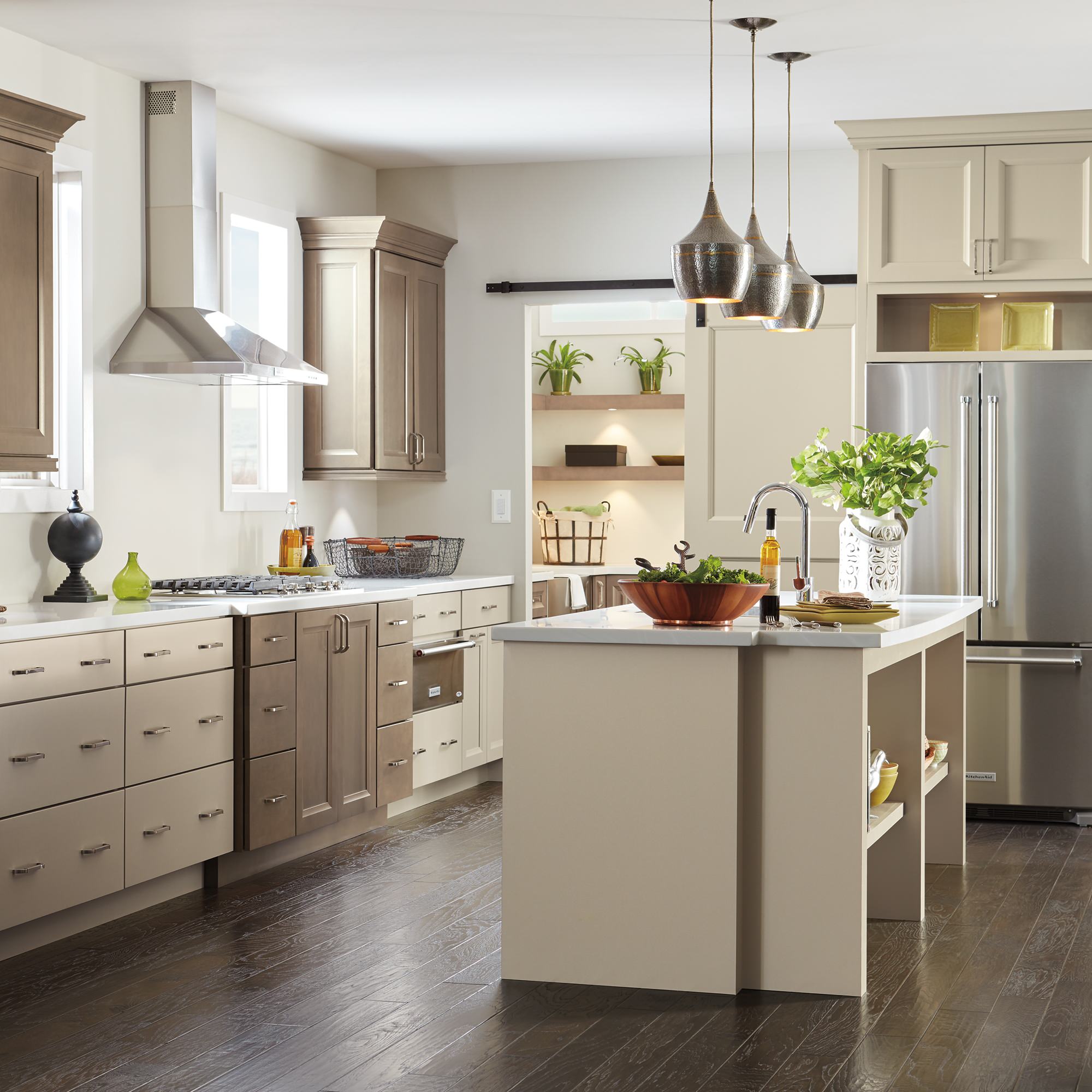Kemper Cabinets Two Tone Kitchen With Maple Cabinets Masterbrand Cabinets Inc Img~3e7124bb0c4084fa 14 0933 1 50fbfb9 
