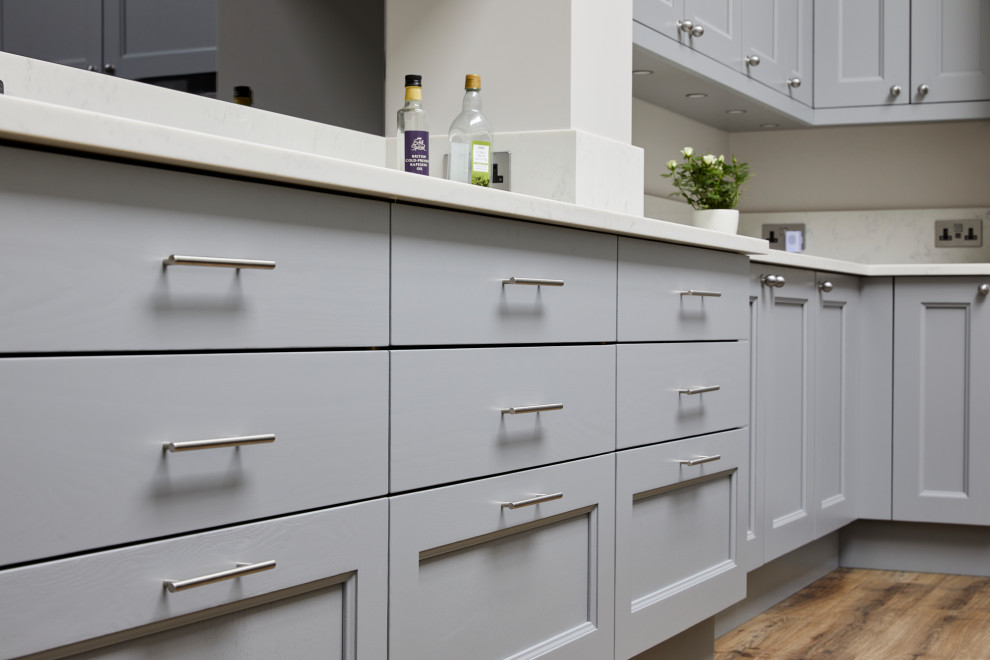Kent Kitchen - Farmhouse - Kitchen - Kent - by piqu | Houzz