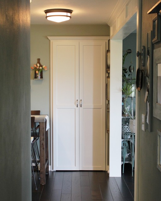Kewanee, ILTransitional Family Farmhouse Kitchen Remodel