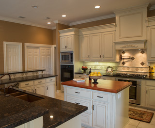 Kirby Kitchen - Traditional - Kitchen - Houston - by Windham ...