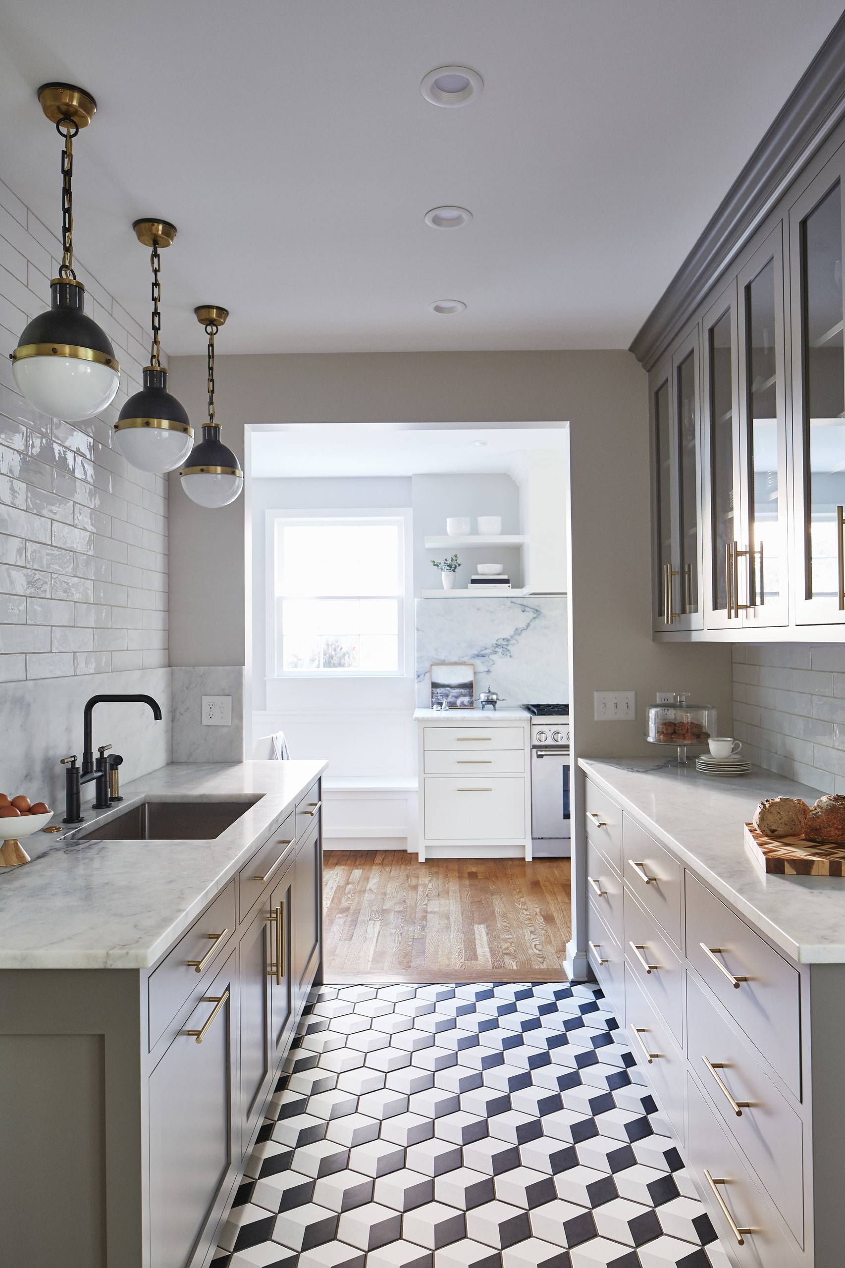 75 Beautiful Galley Kitchen Pantry Pictures Ideas July 2021 Houzz