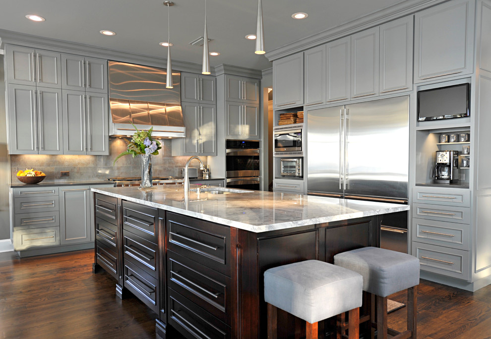 Inspiration for a classic kitchen in New Orleans with stainless steel appliances.