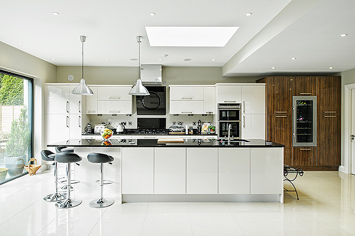 Inspiration for a contemporary kitchen remodel in Dublin