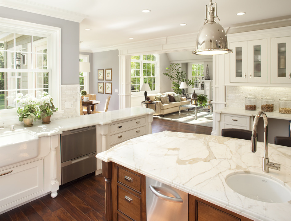 Example of a classic kitchen design in San Francisco