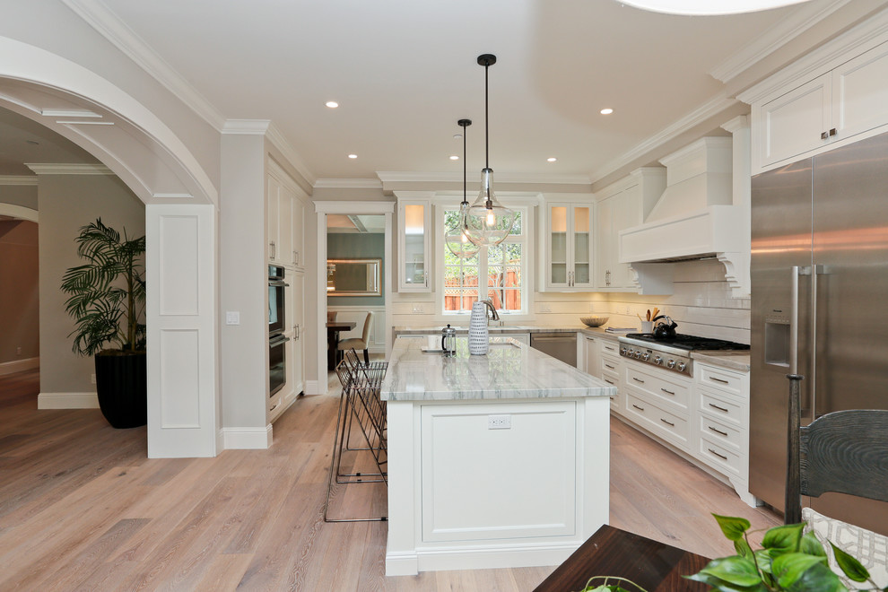 Example of a beach style kitchen design in San Francisco