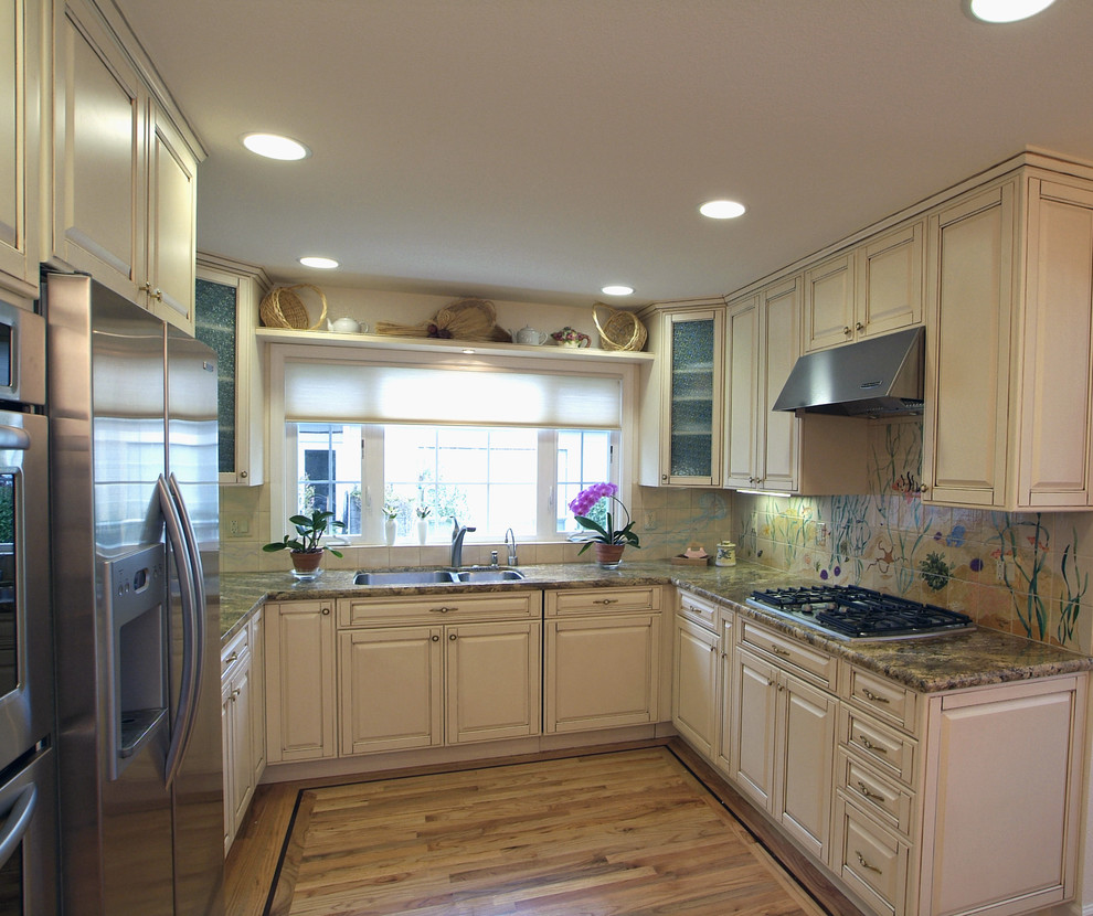 Example of a classic kitchen design in Omaha