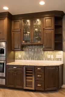 https://st.hzcdn.com/simgs/pictures/kitchens/kitchen-beverage-center-case-design-remodeling-of-indianapolis-img~956159b706a77dc7_3-7323-1-e87d766.jpg